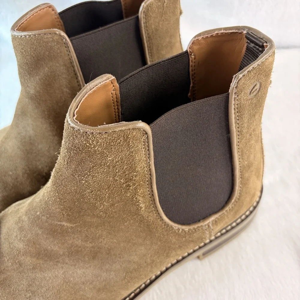 Clarks Men's Jaxen Chelsea Suede Ankle Boots Taupe 9.5 EUC Minimalist Comfort